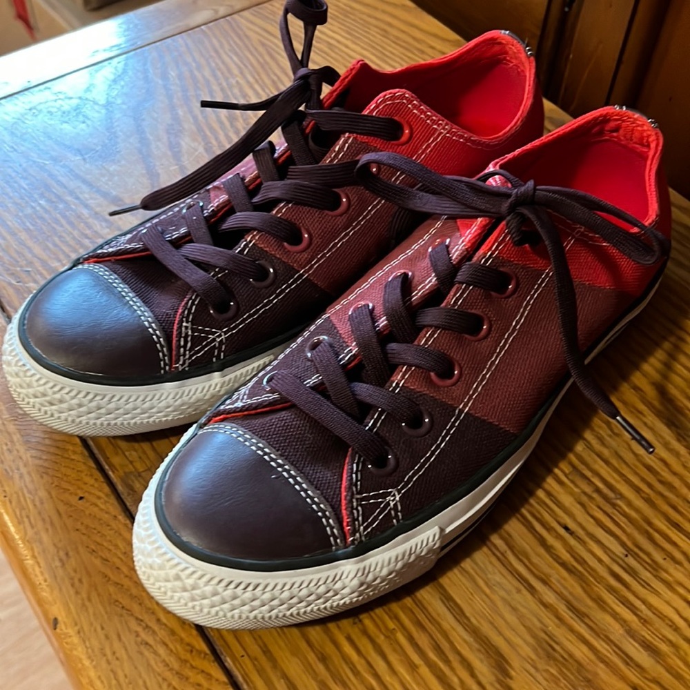 Converse Chuck Taylor’s size 7 men’s 9 women’s